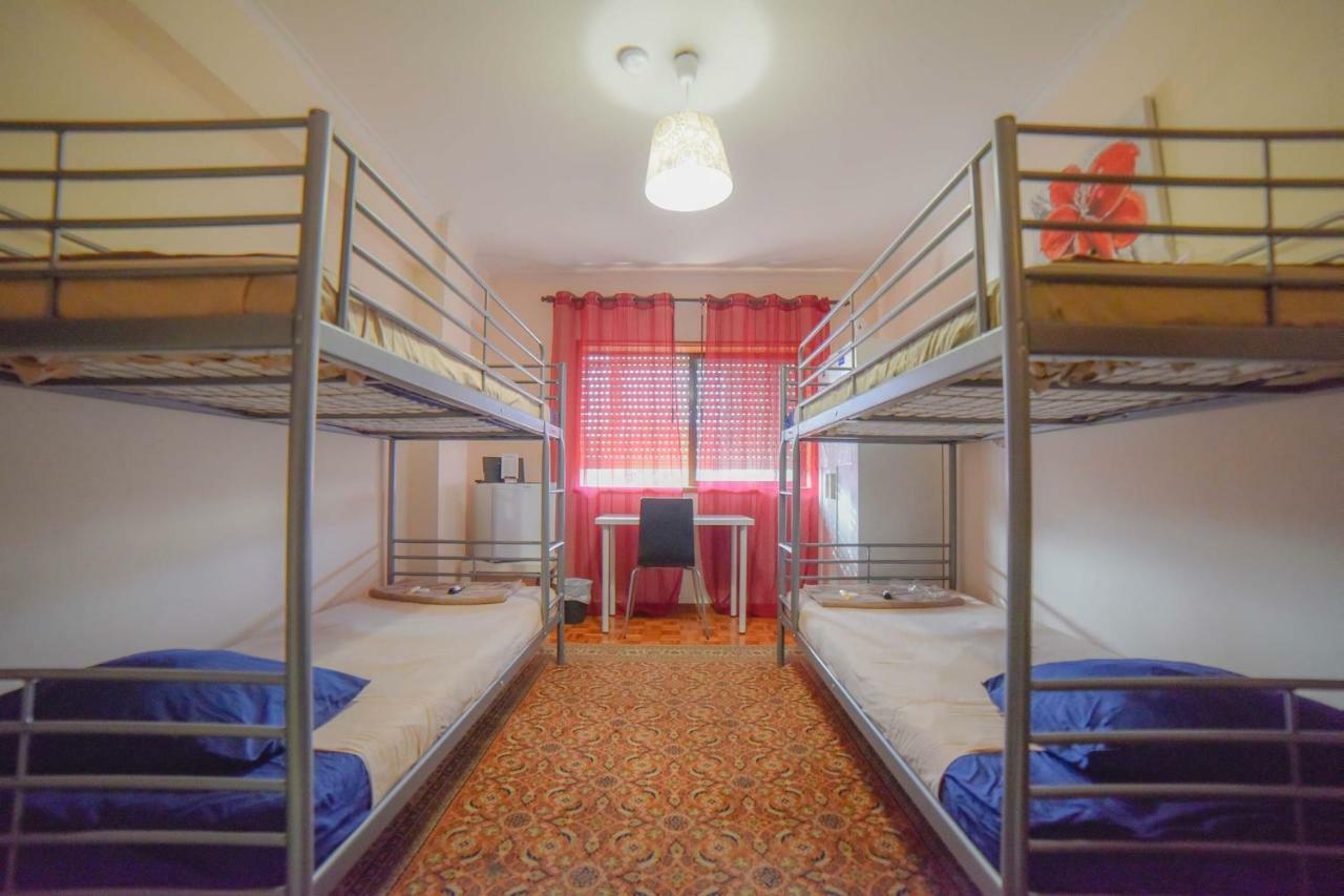 Quarto Com 4 Camas Porto Eksteriør bilde