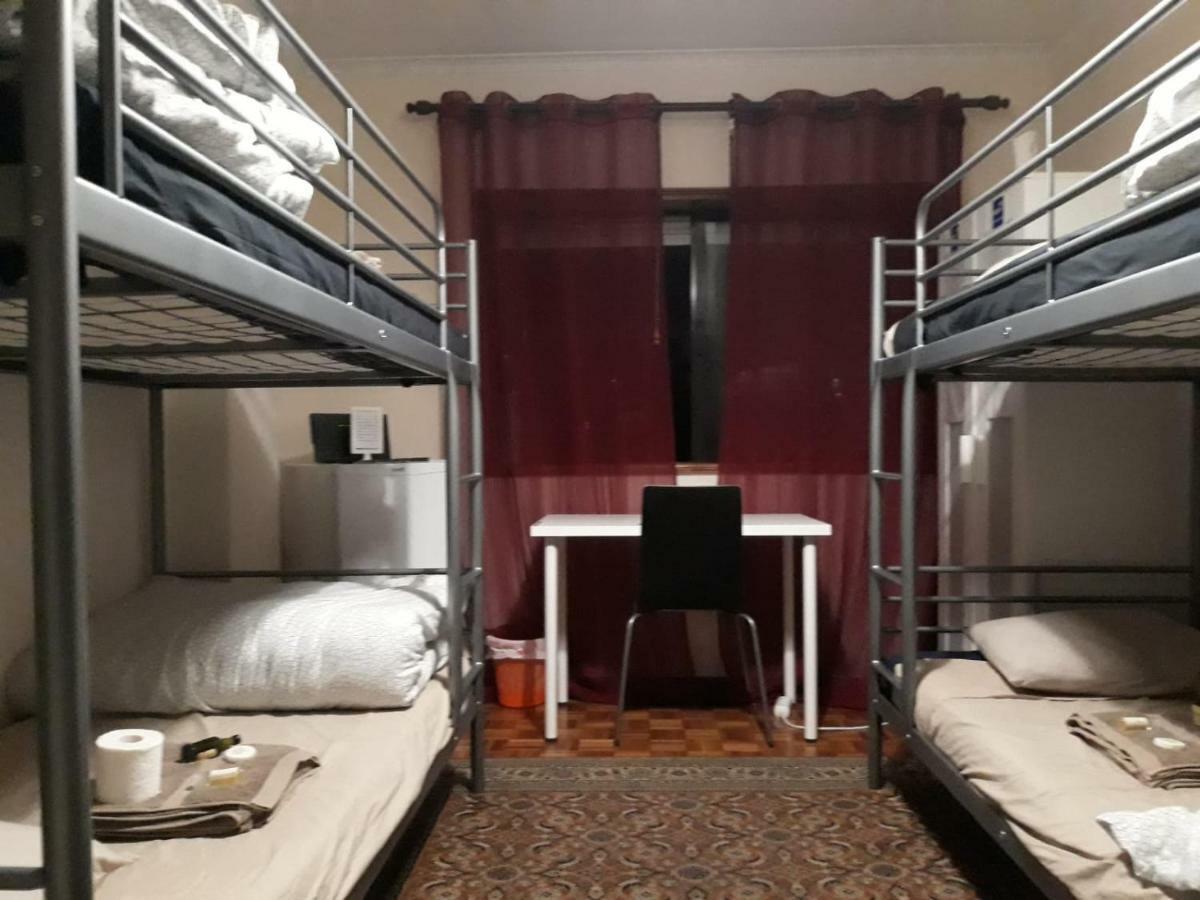 Quarto Com 4 Camas Porto Eksteriør bilde