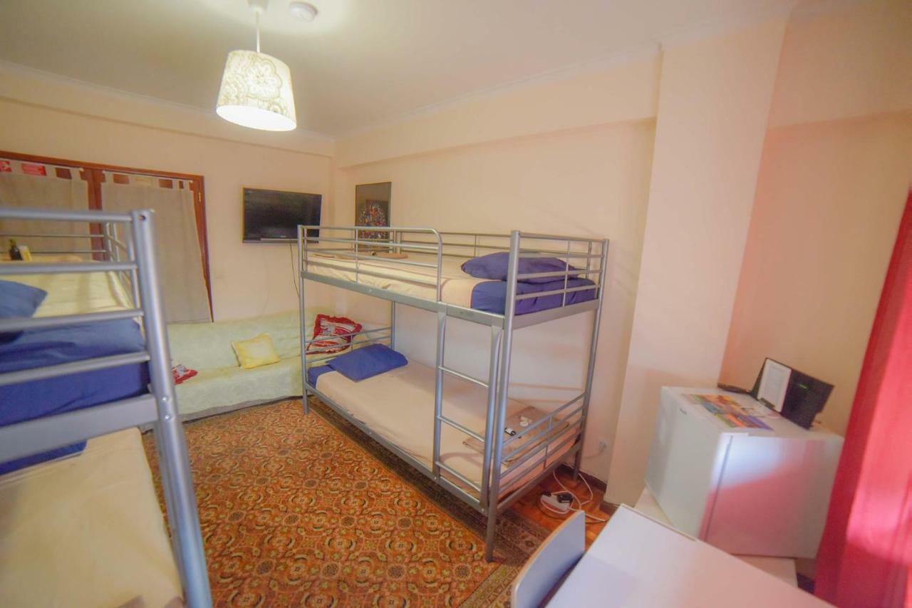 Quarto Com 4 Camas Porto Eksteriør bilde