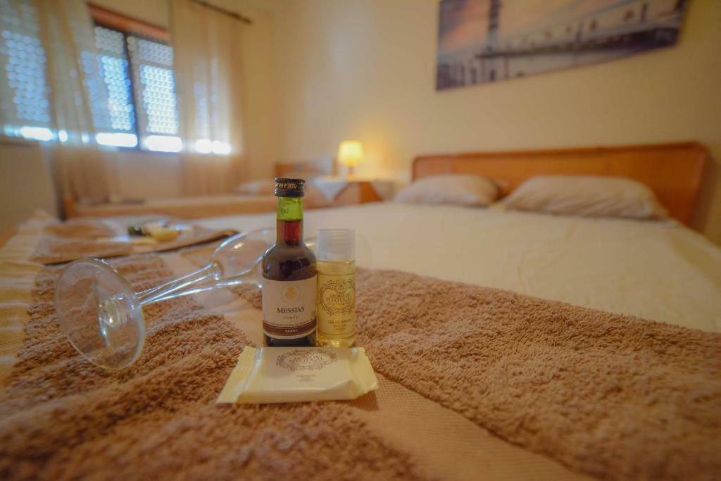 Quarto Com 4 Camas Porto Eksteriør bilde